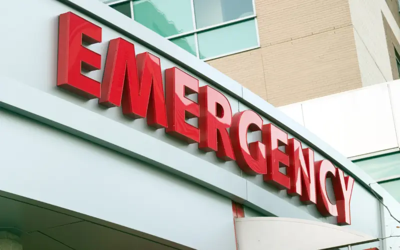 A hospital emergency room sign.